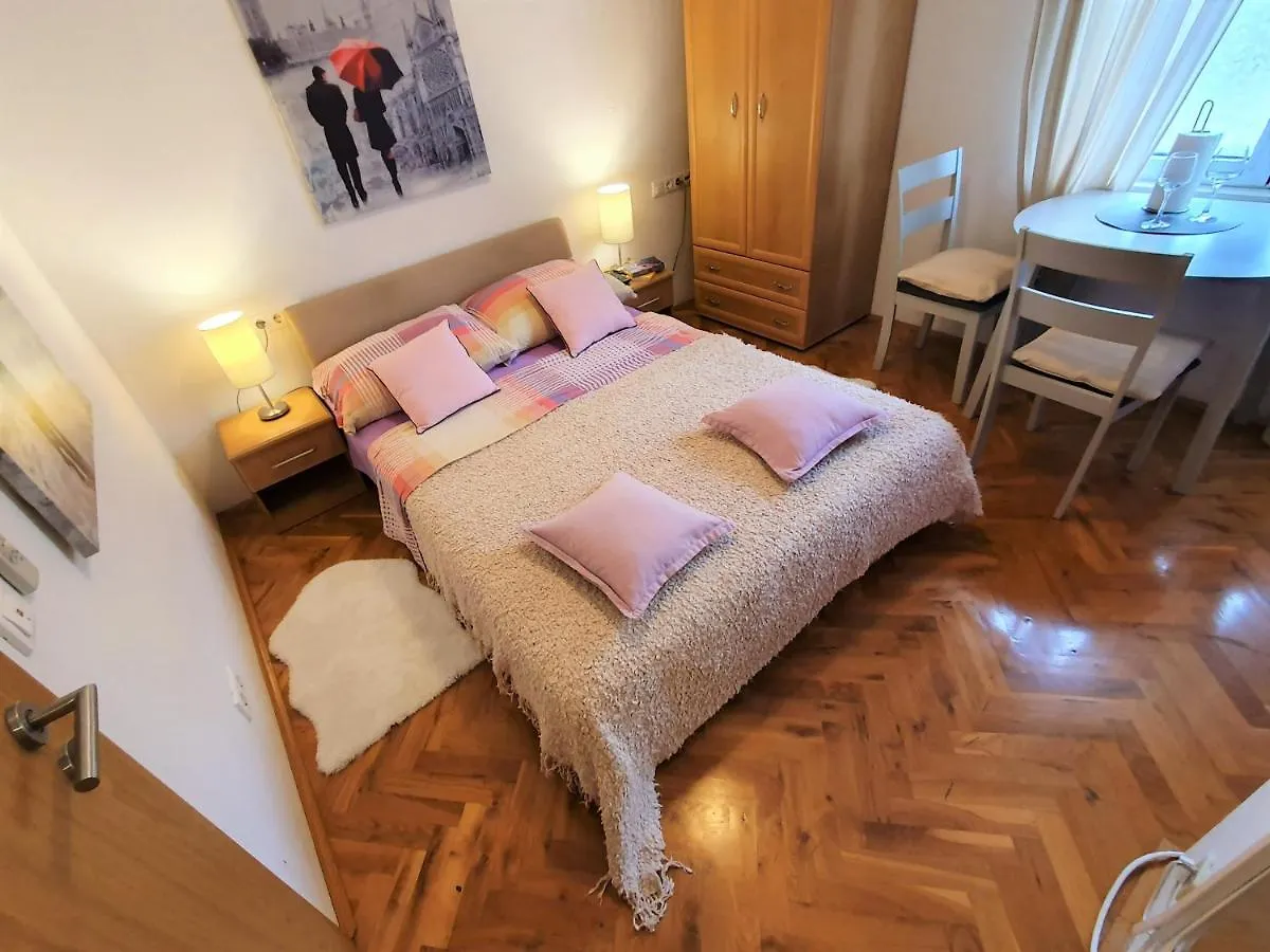 Villa Mira Trogir 0*,